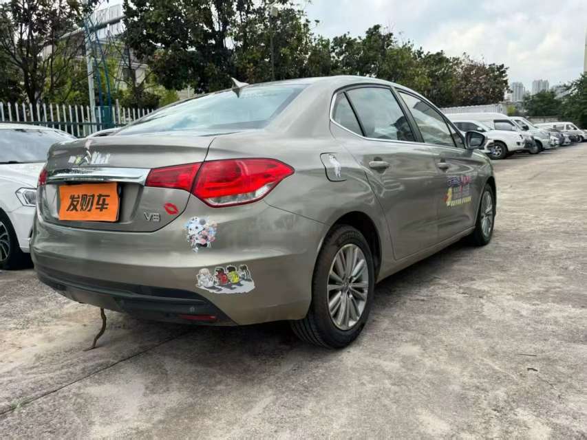 Citroën C4L 1.8 Automatic 9