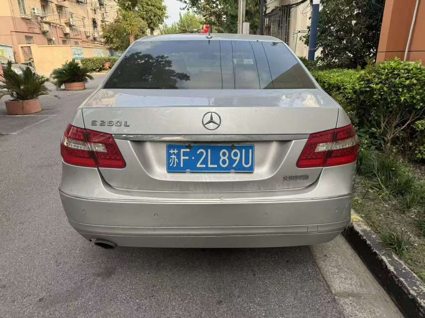 Mercedes-Benz E-Class E260 7