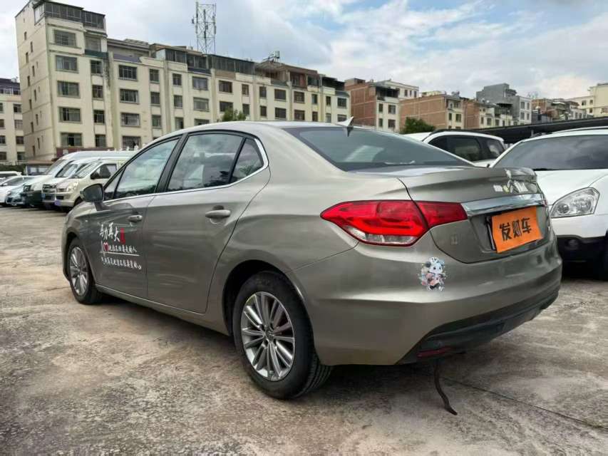 Citroën C4L 1.8 Automatic 7