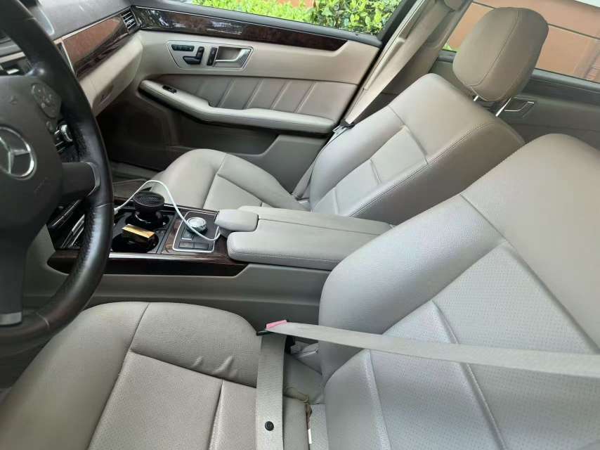 Mercedes-Benz E-Class E260 4