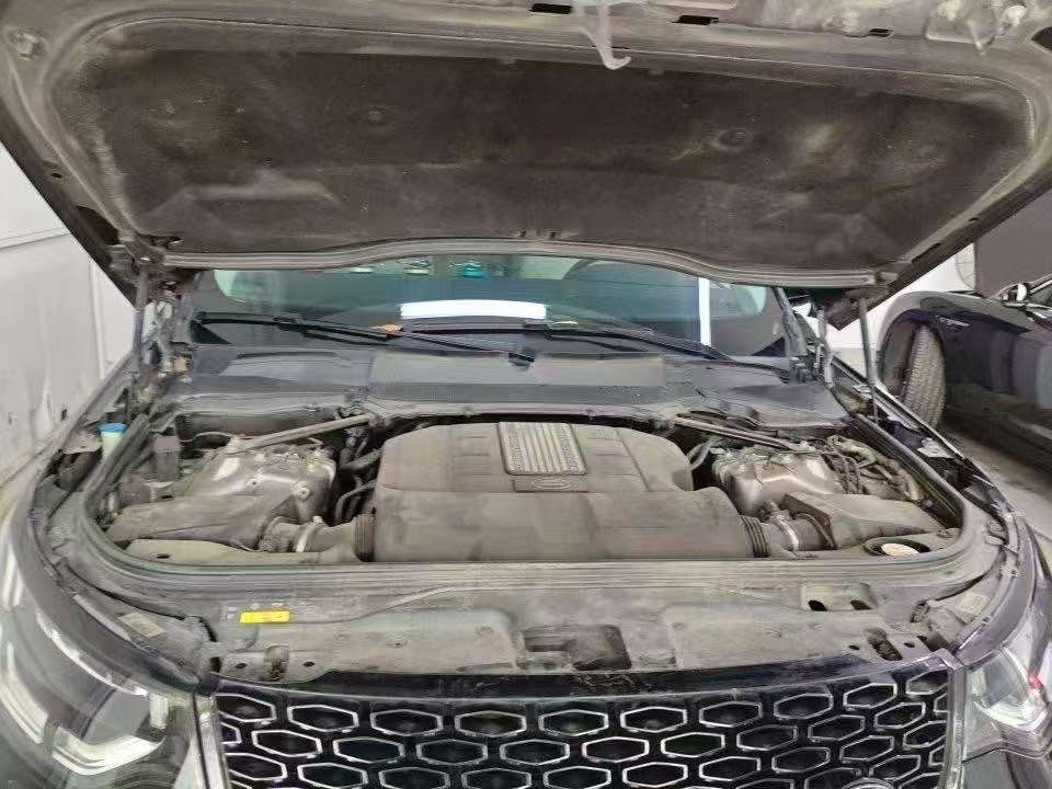 Land Rover Discovery 5 V6 HSE 6