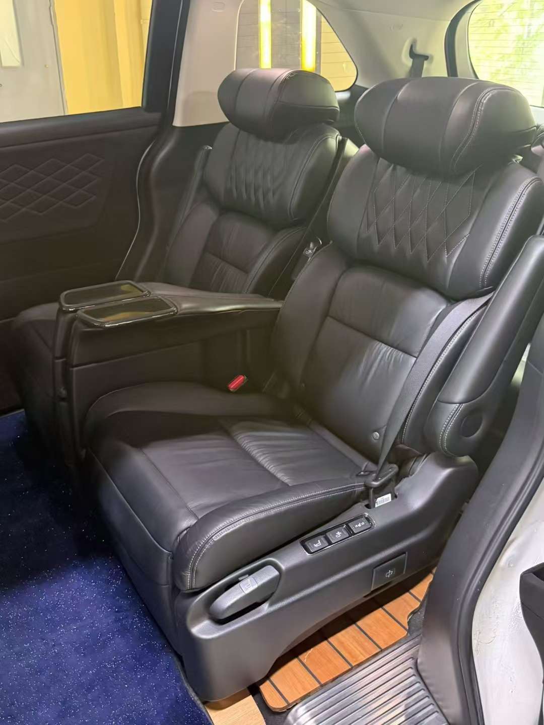 Honda Elysion 4