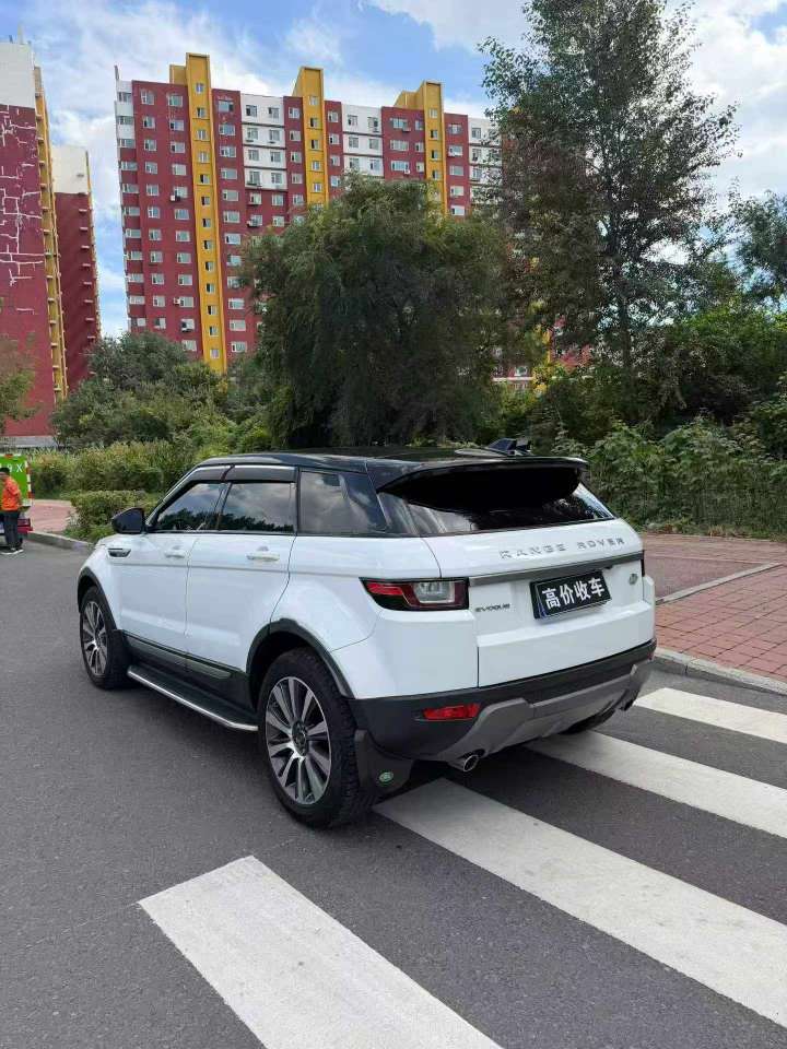 Land Rover Range Rover Evoque 2.0T AWD 9