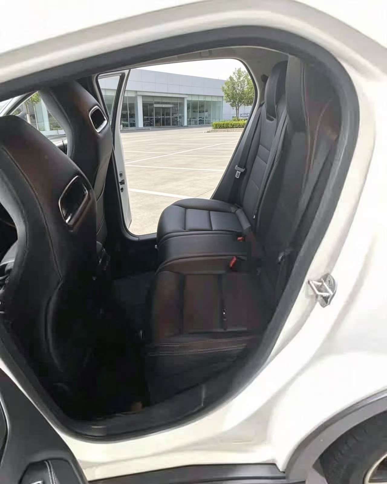 Mercedes-Benz GLA 220 4MATIC 2.0T Fashion 5