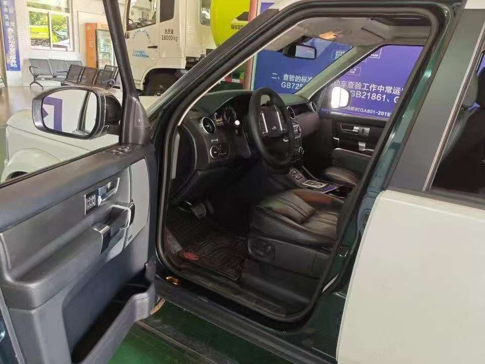 Land Rover Discovery 4 6