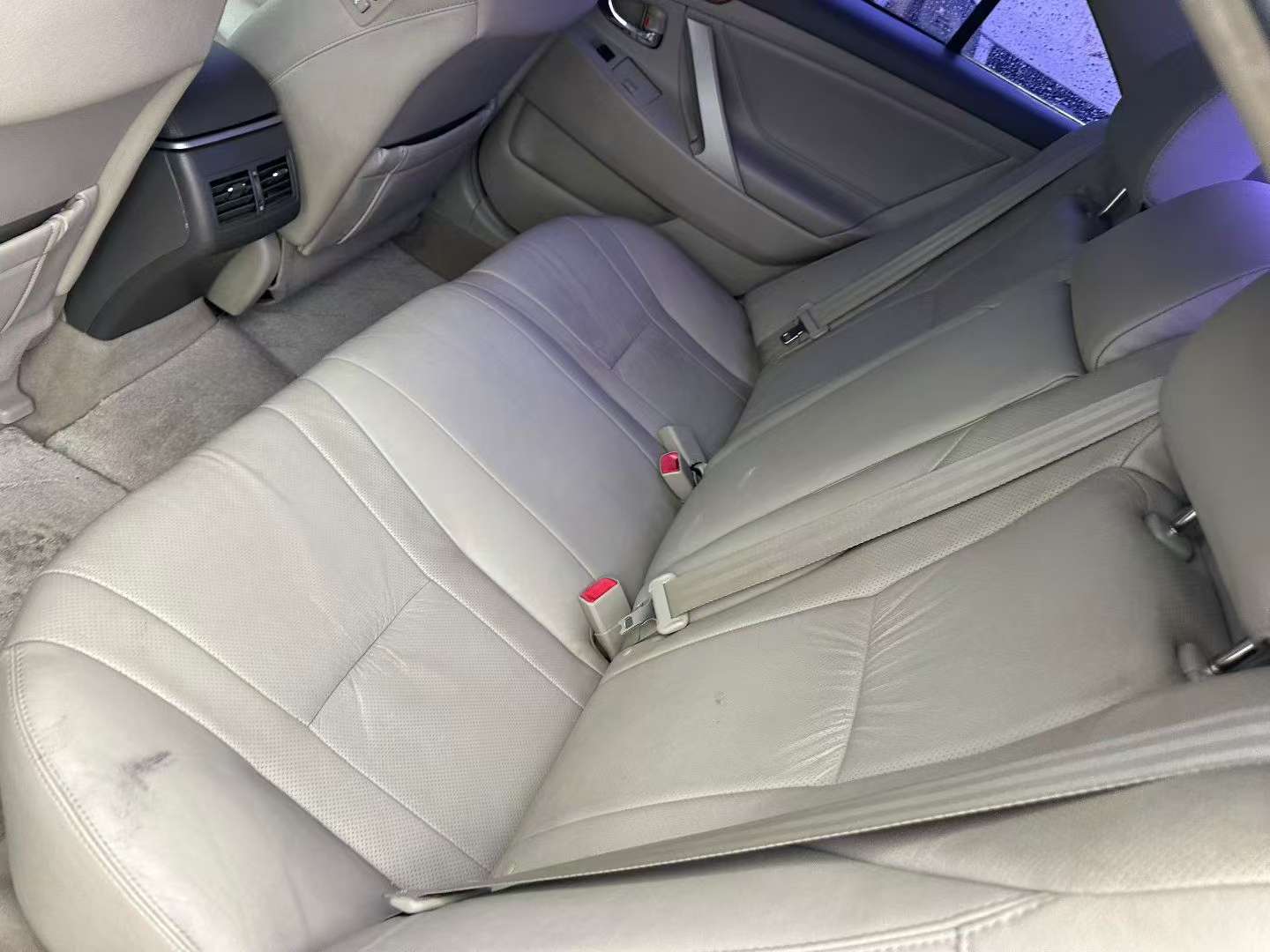 Toyota Camry 2.4G Automatic Sunroof 4