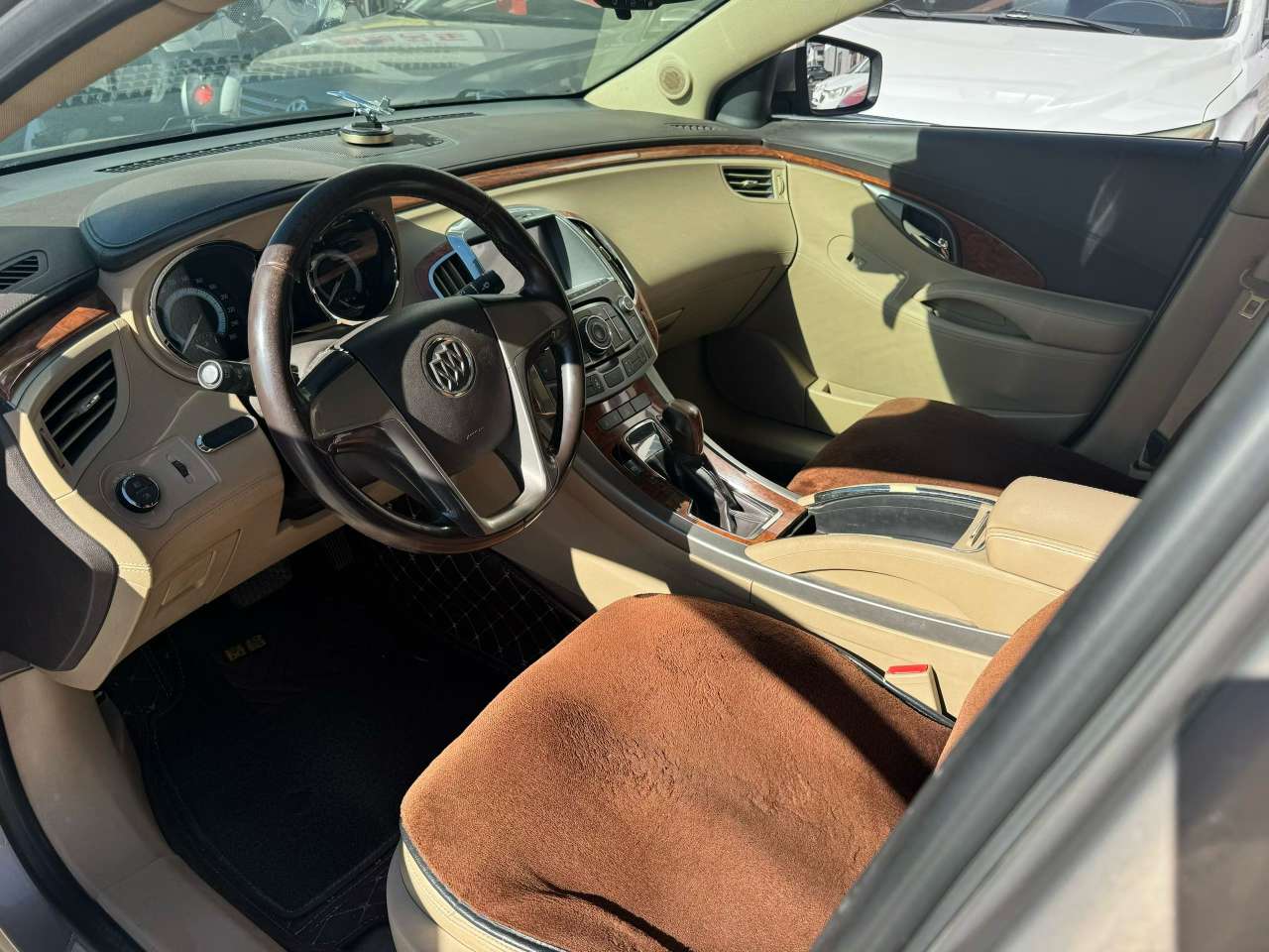 Buick LaCrosse 7