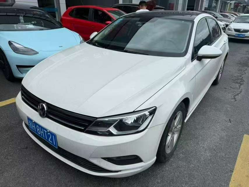 Volkswagen Lamando 1.4T 230 Sunroof Edition