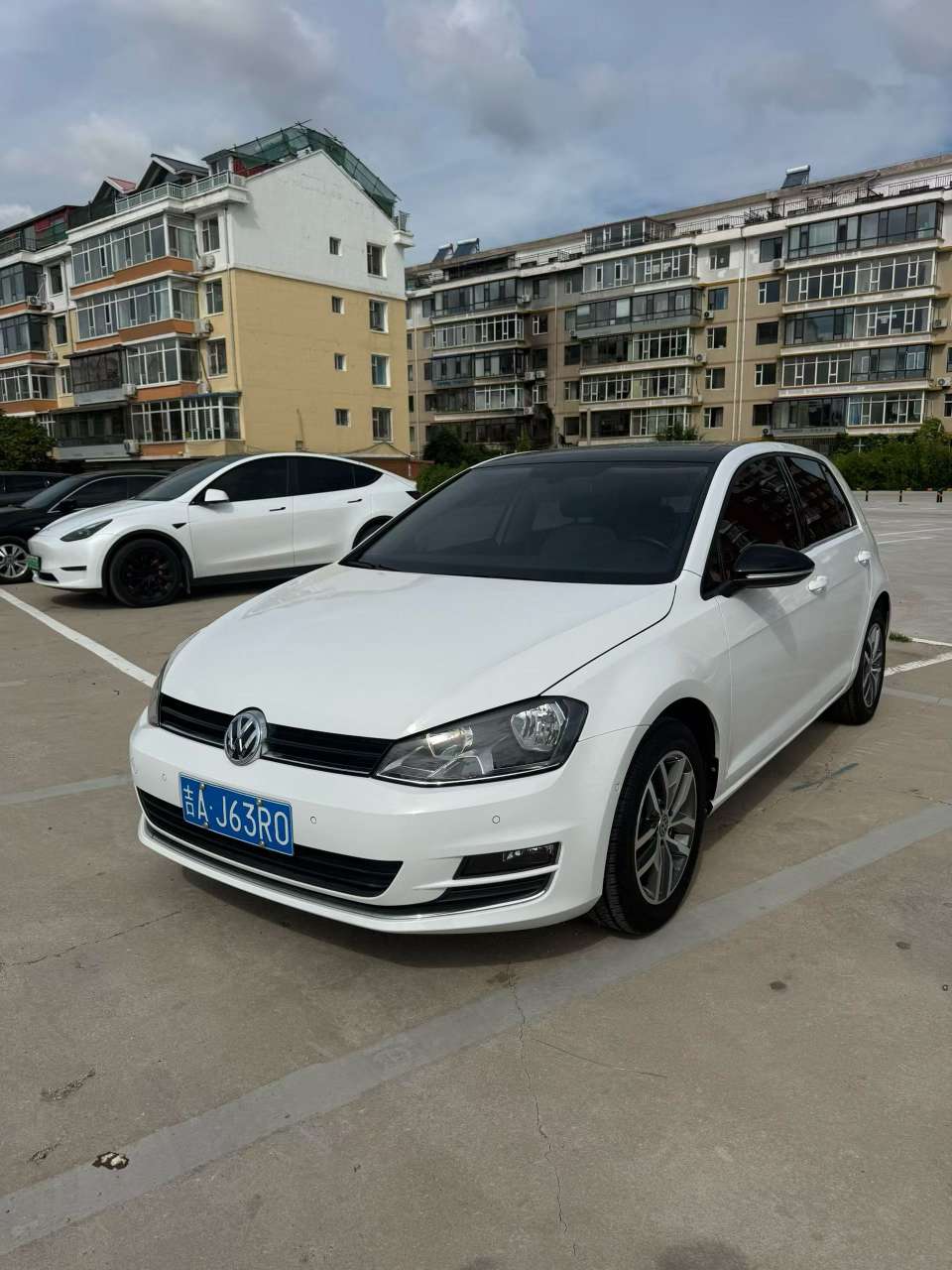 Volkswagen Golf 1.4T High Spec