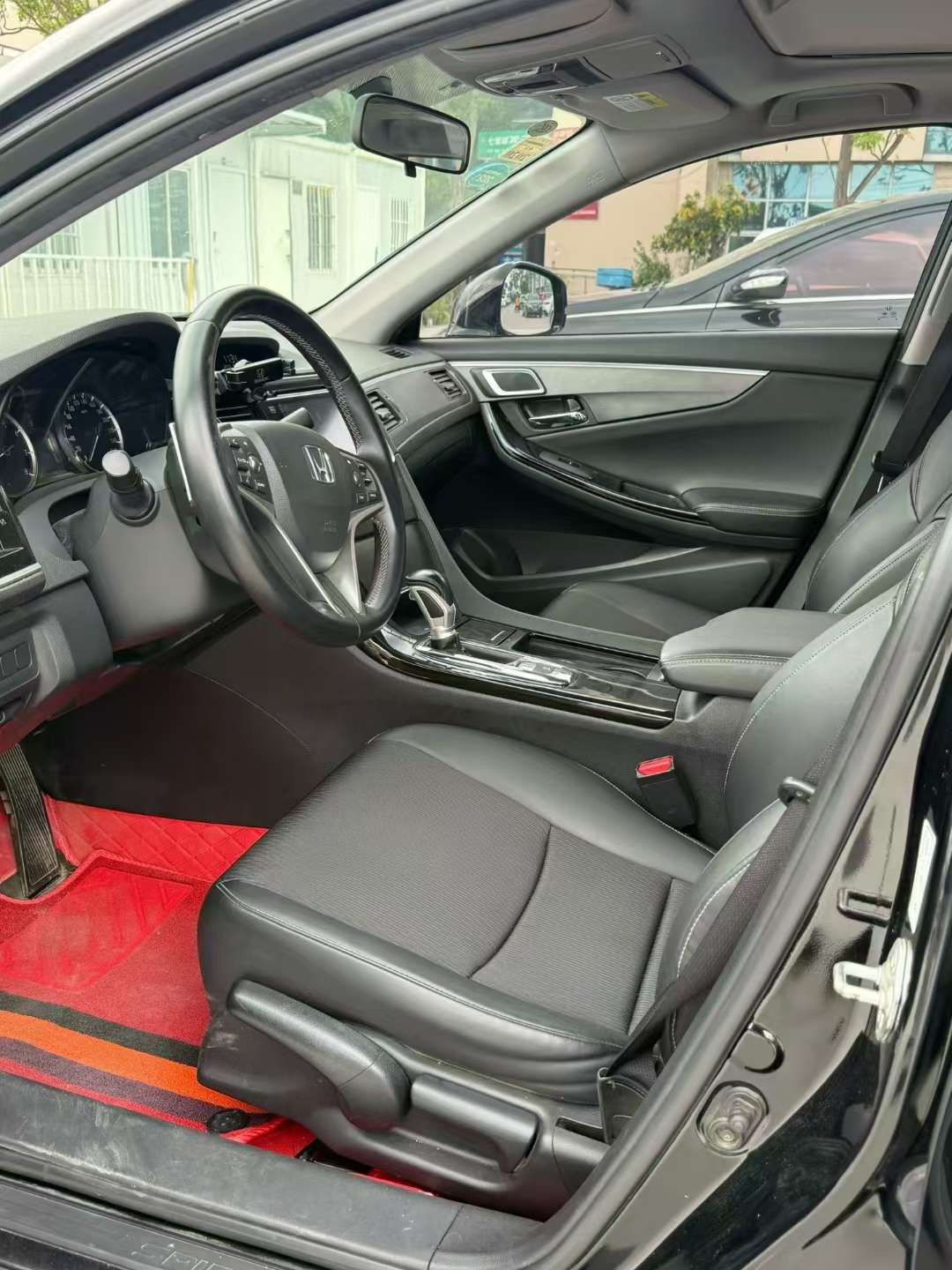 Honda Spirior 2.0L Automatic Sunroof 7