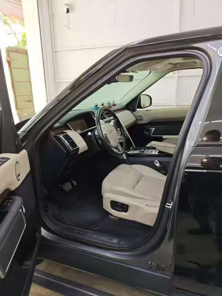 Land Rover Discovery 5 V6 HSE 5