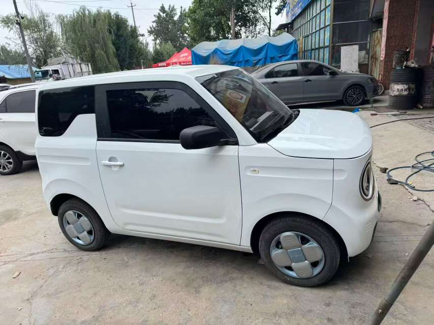 Geely Panda 3