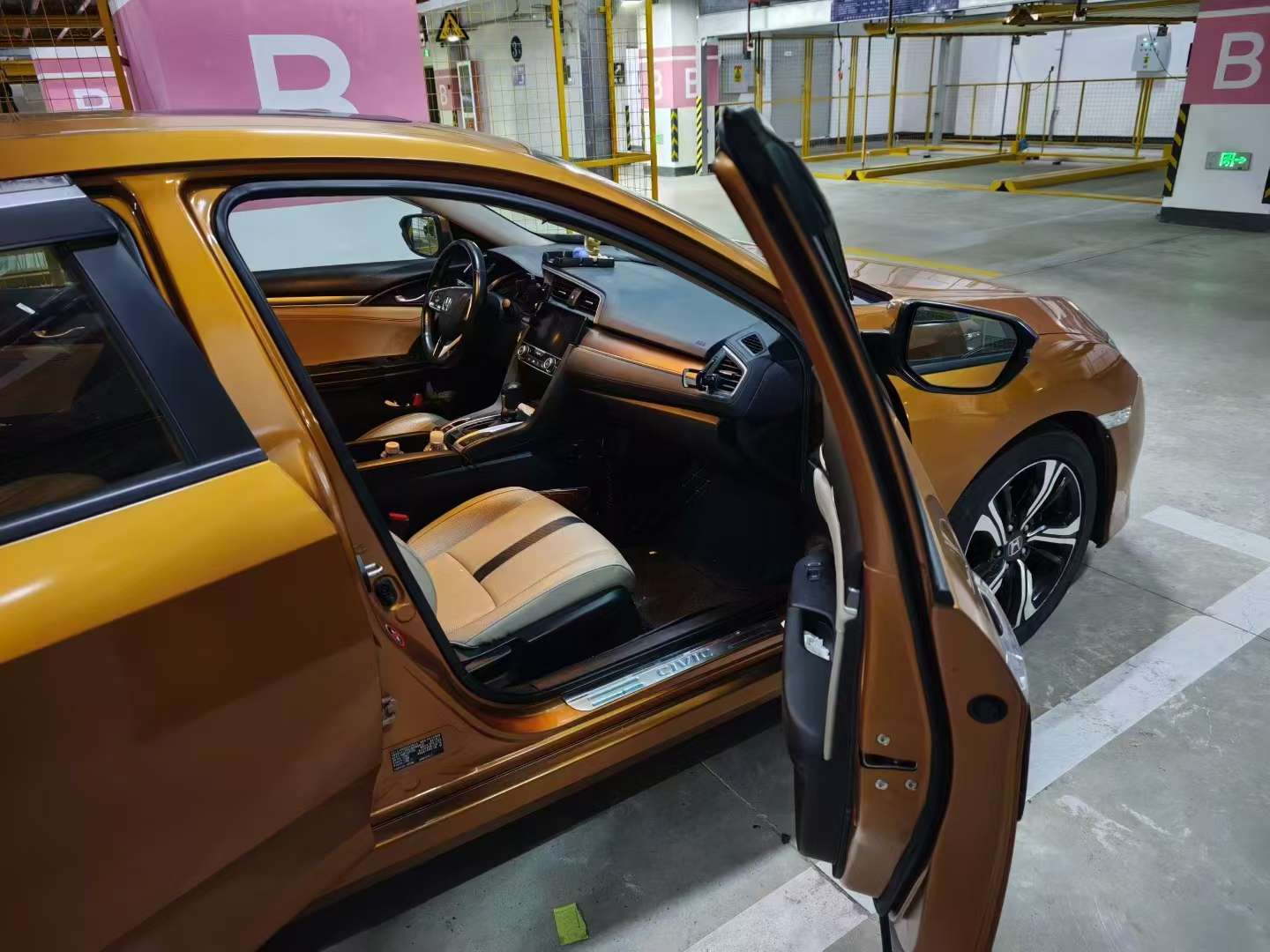 Honda Civic 1.5T Premium Edition 3