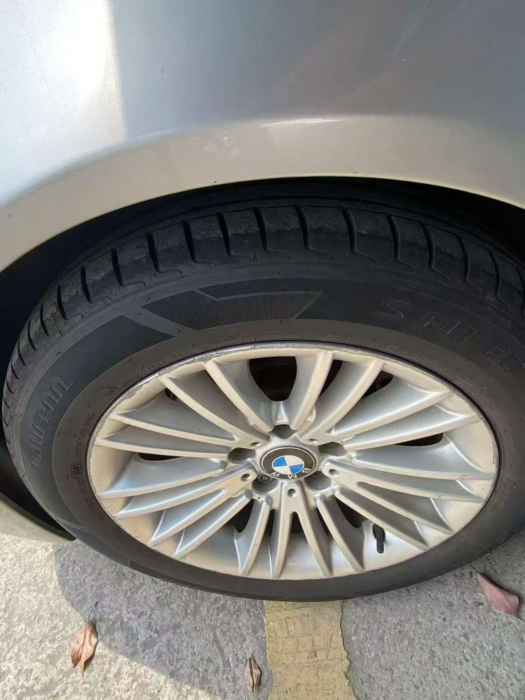BMW 5 Series 525Li 9