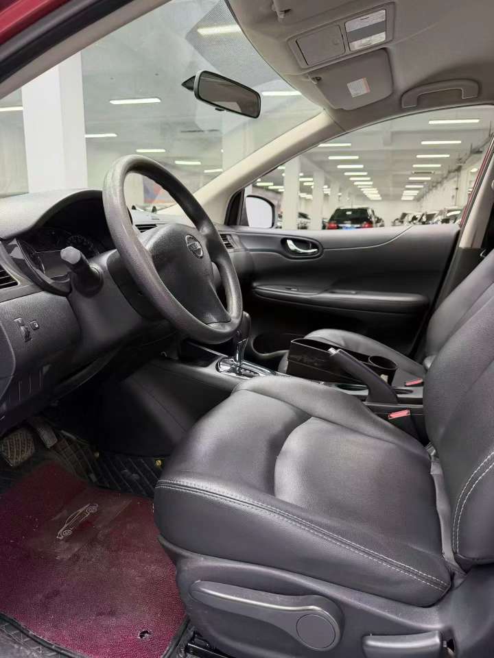 Nissan Tiida 8