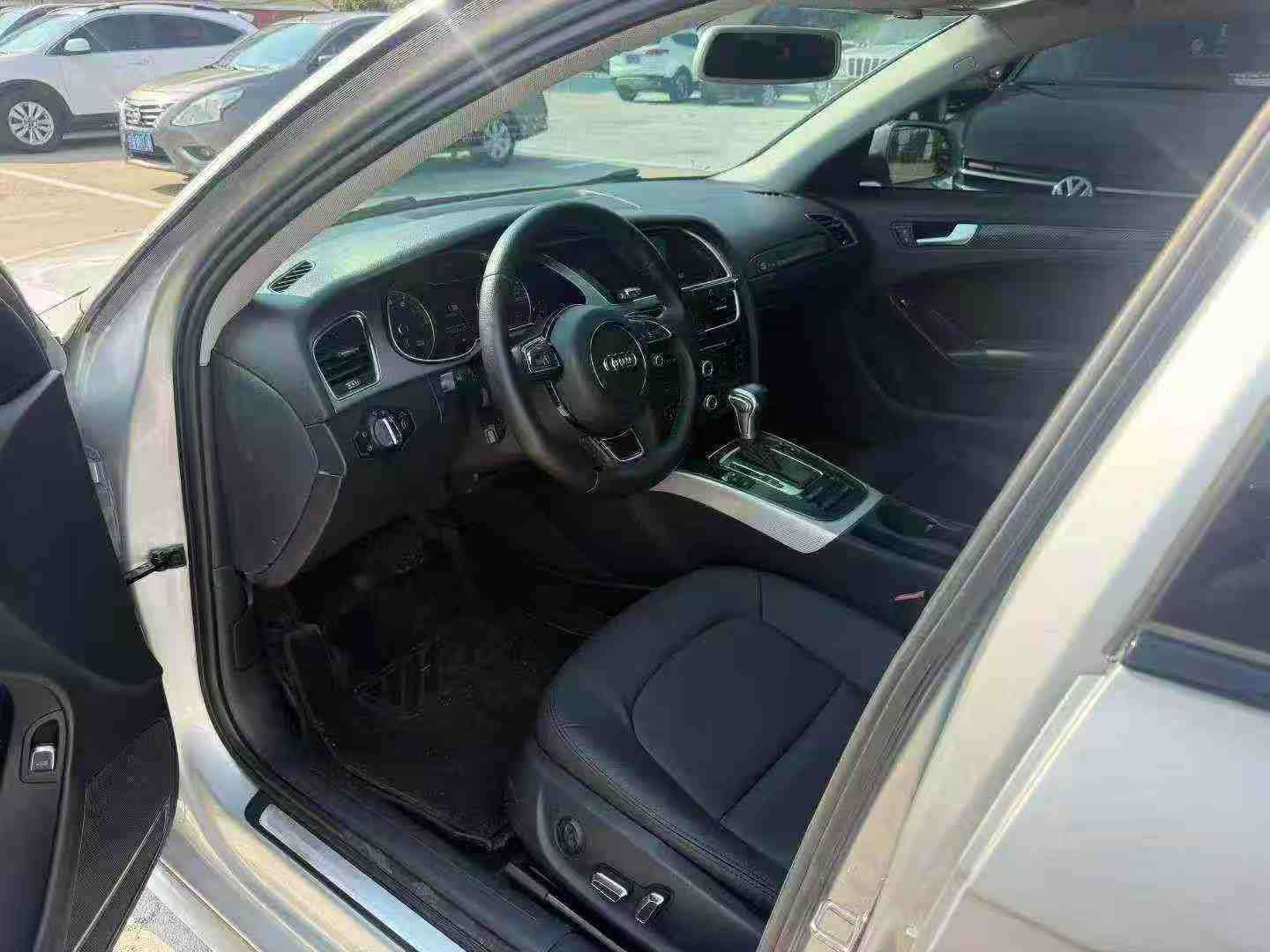 Audi A4L 2.0T Automatic Sunroof 4