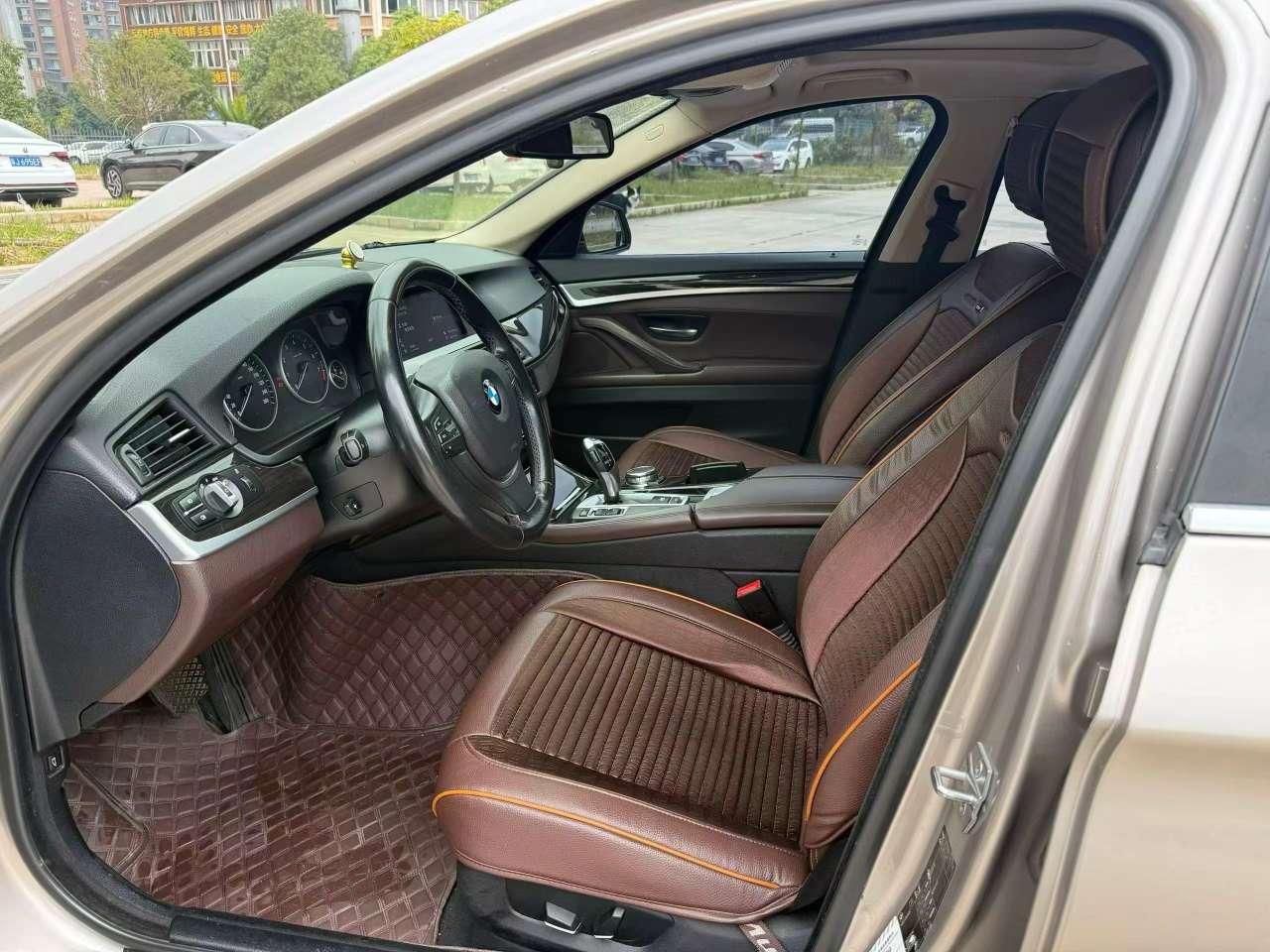 BMW 5 Series 525 Luxury 4