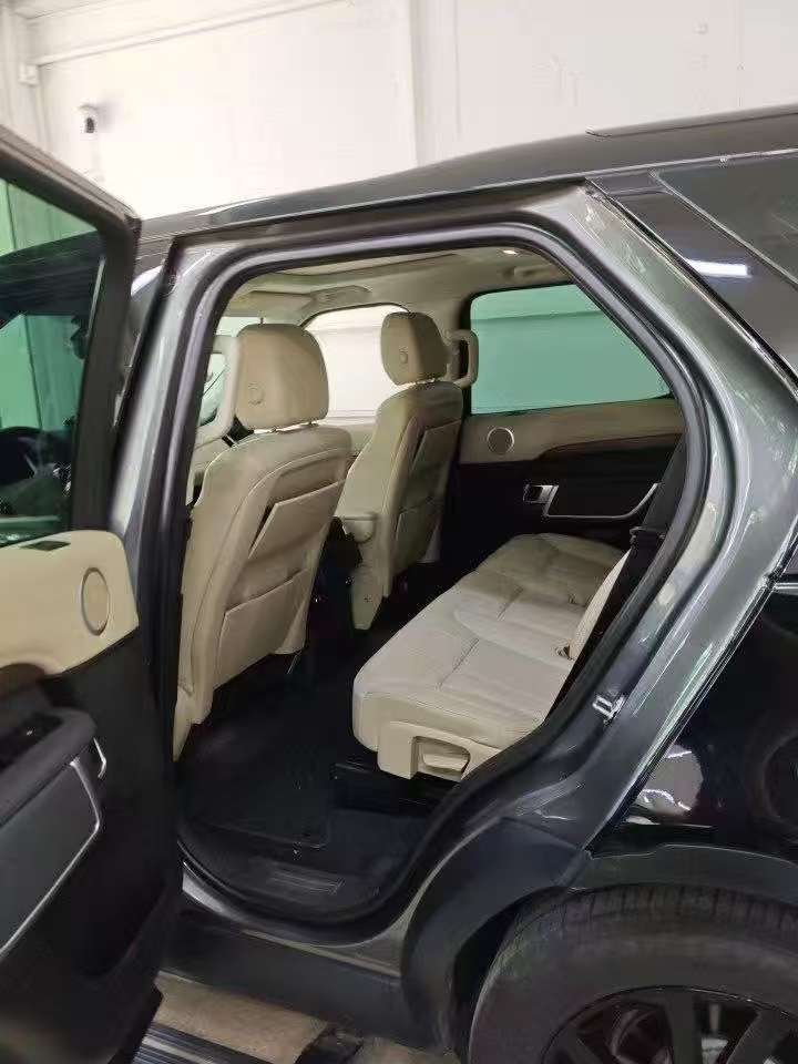 Land Rover Discovery 5 V6 HSE 4