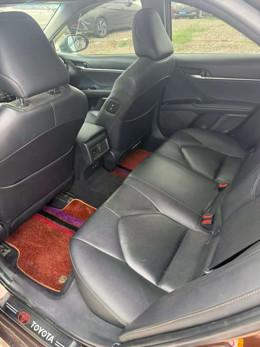 Toyota Camry 2.5 Luxury 3