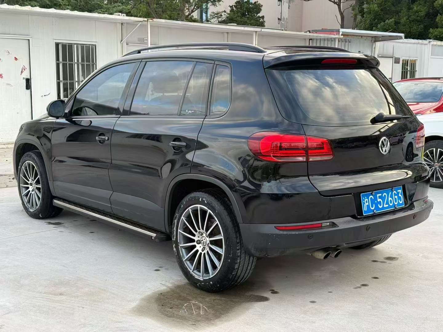 Volkswagen Tiguan 1.8T Automatic Sunroof 6