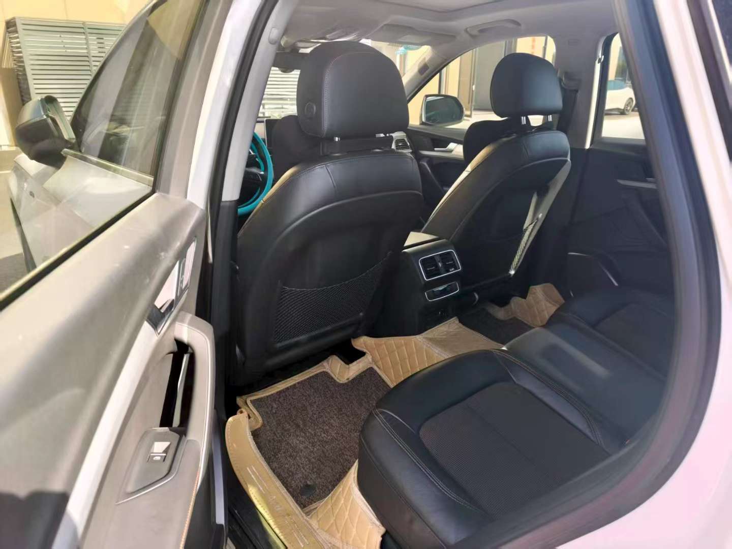Audi Q5L 2.0T Honor Fashion Edition 5