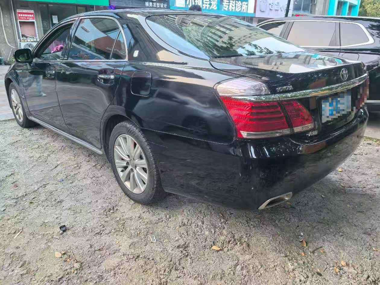 Toyota Crown 2013 2.5L Automatic Sunroof 3