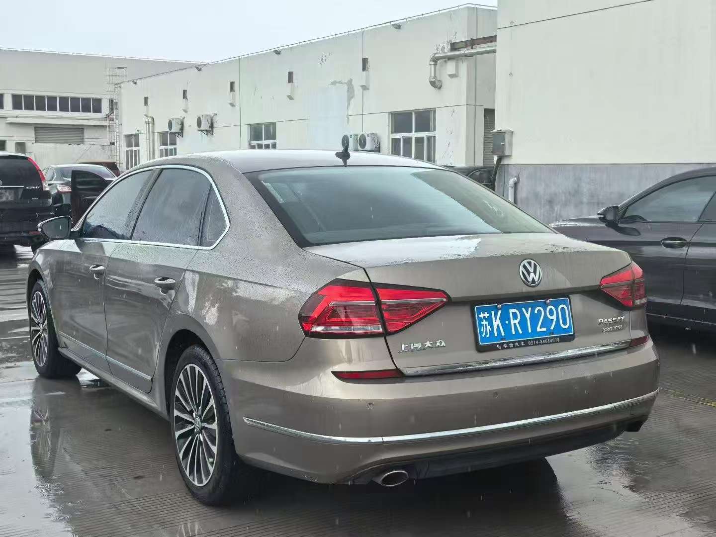 Volkswagen Passat 2016 1.8T Automatic Sunroof Yuzun Edition 4