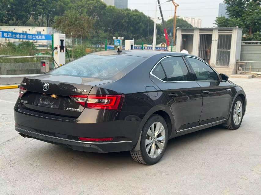 Skoda Superb 1.4T Automatic Sunroof Chuangxing Edition 4