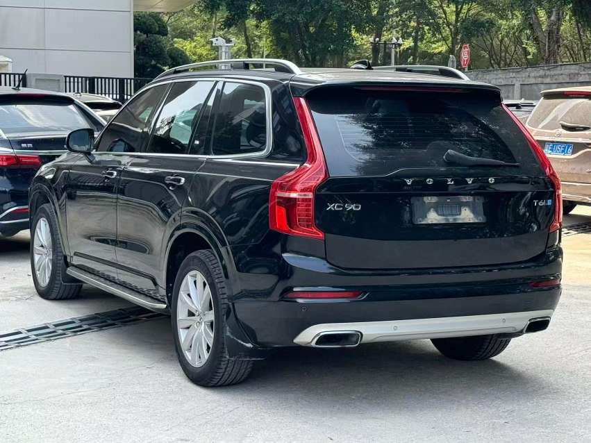 Volvo XC90 2.0T Zhiyi 7-Seater 3