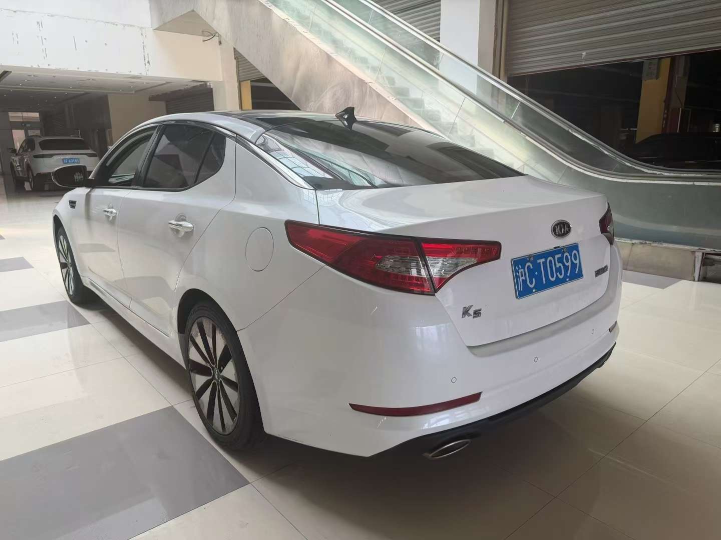 Kia K5 9