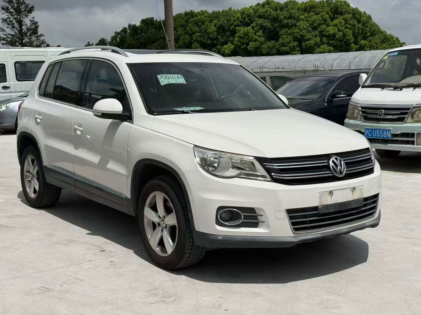 Volkswagen Tiguan 2.0L Automatic Sunroof High Trim 3