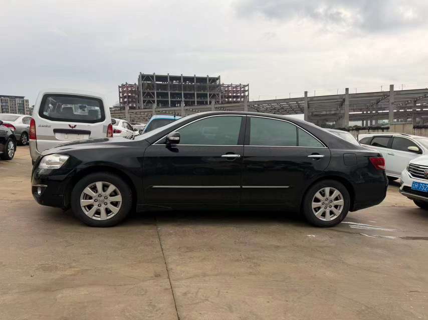 Toyota Camry 4
