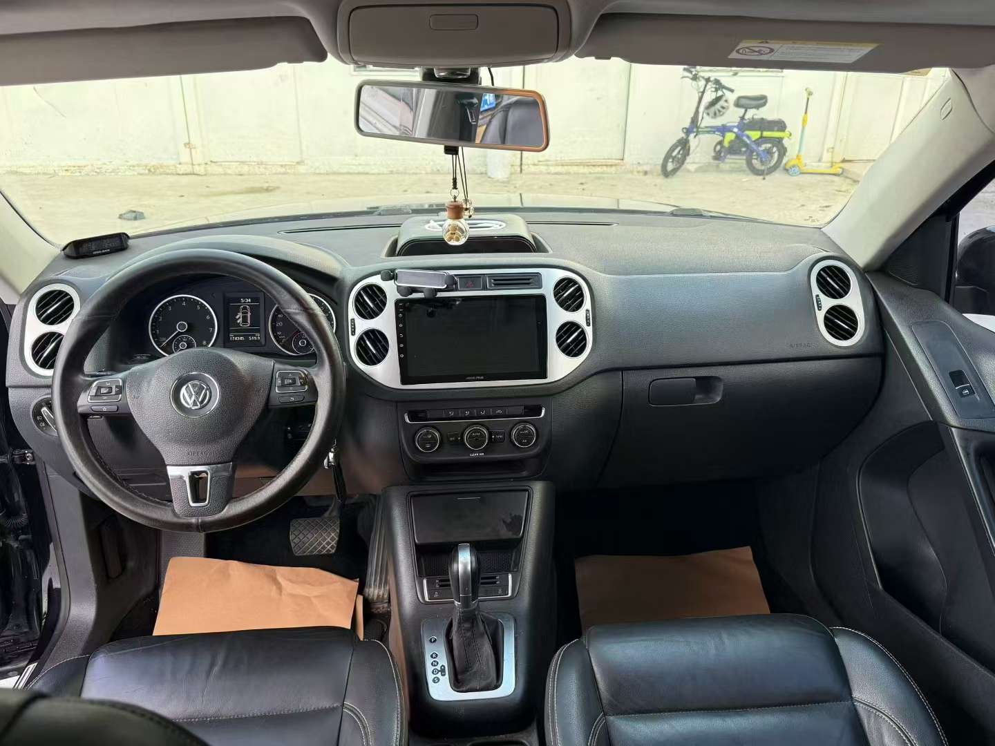 Volkswagen Tiguan 1.8T Automatic Sunroof 9