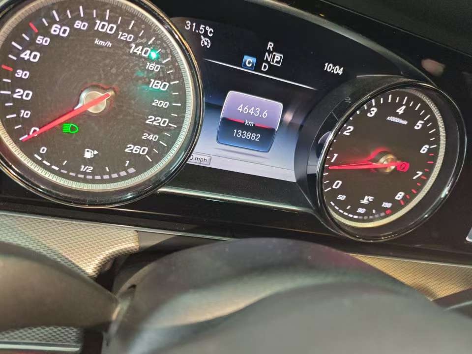 Mercedes-Benz E-Class 6