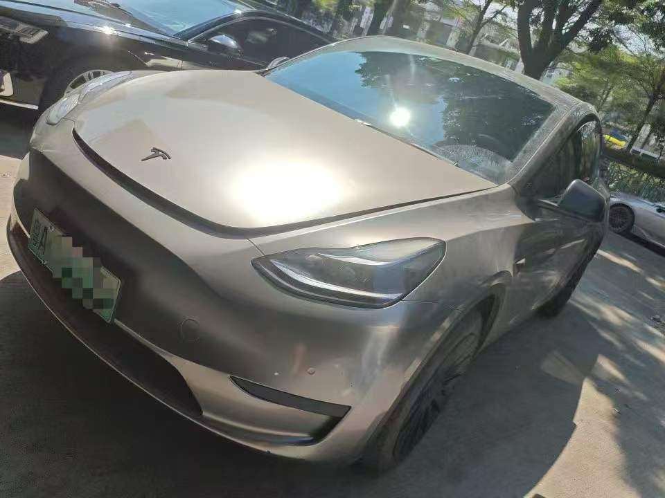 Tesla Model Y Rear-Wheel Drive Standard Range