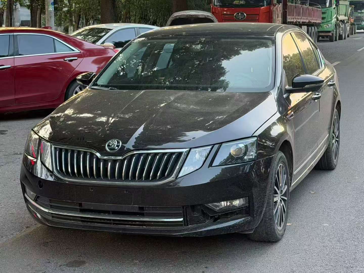 Skoda Octavia 1.6L Automatic Sunroof Luxury Edition 2