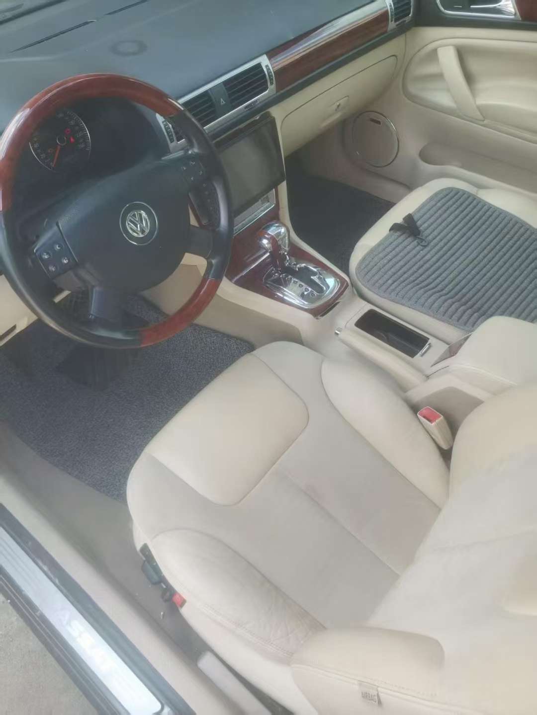 Volkswagen Passat 2010 2.8L Supreme Edition 6