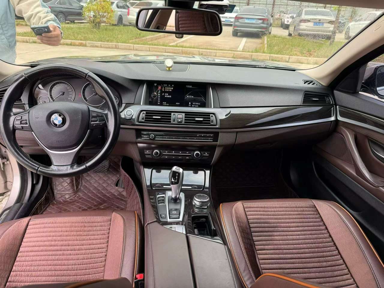 BMW 5 Series 525 Luxury 6