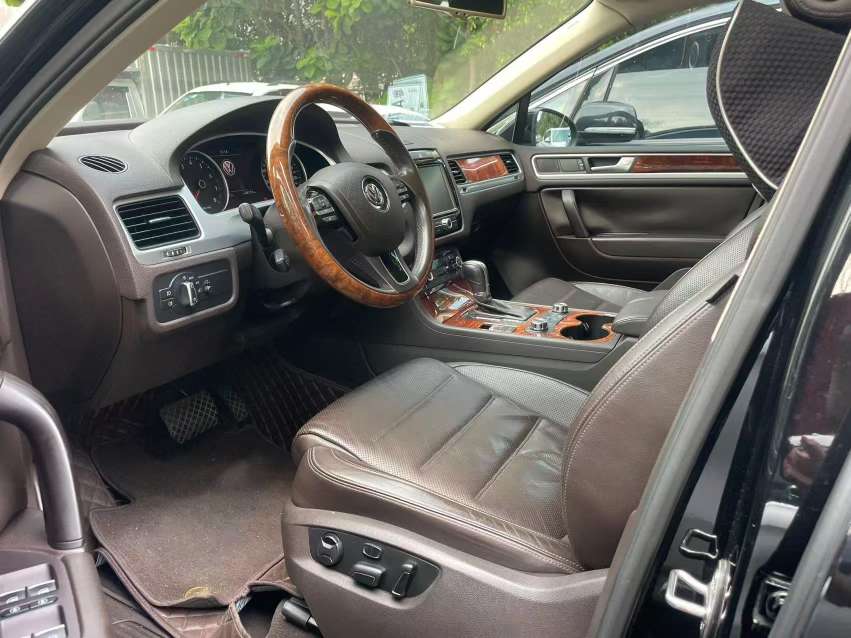 Volkswagen Touareg 3.0 High Trim 7