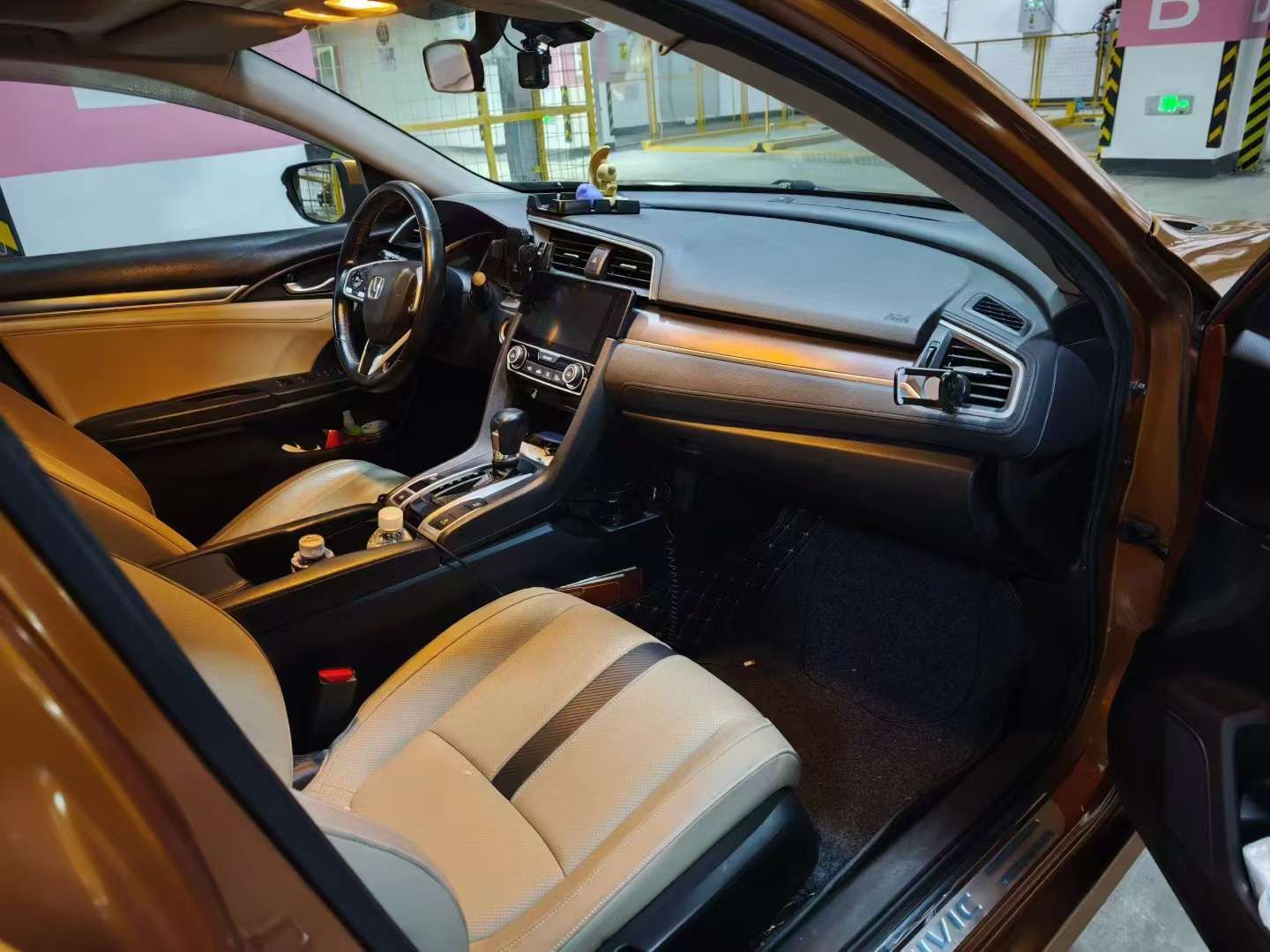 Honda Civic 1.5T Premium Edition 6