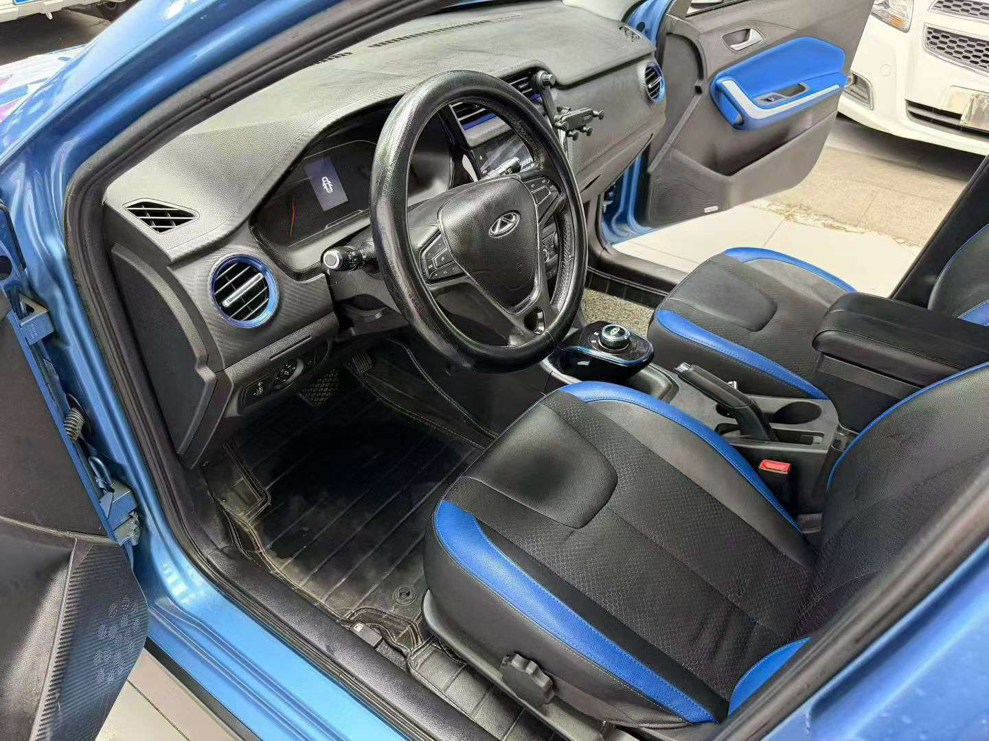 Mercedes-Benz E-Class 2022 E300 Luxury 5