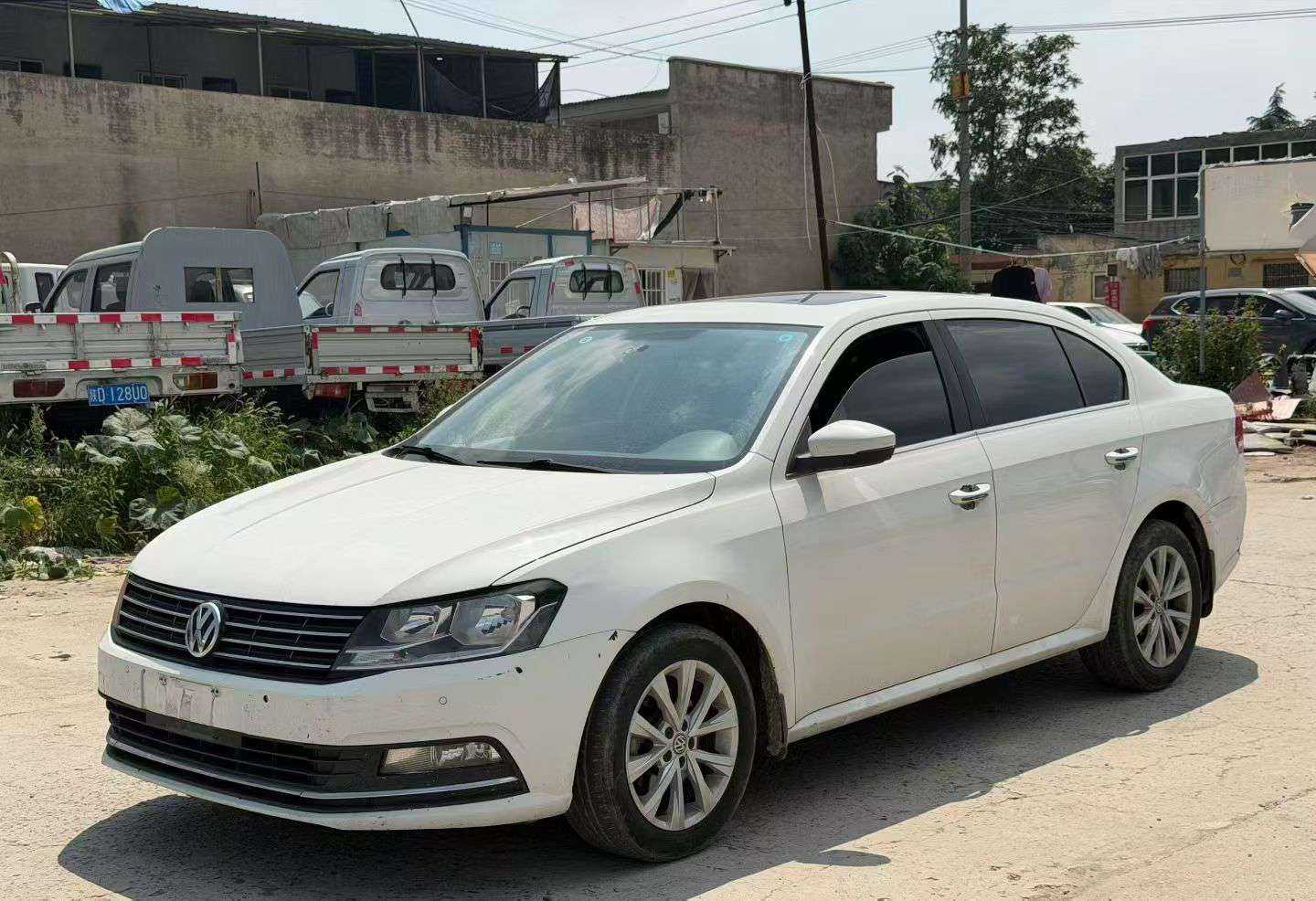 Volkswagen Lavida 1.6L Automatic Sunroof 2