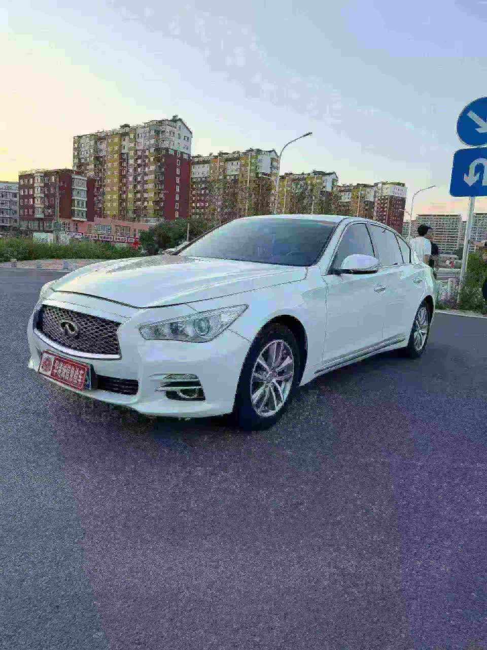 Infiniti Q50L 2015 2.0T Automatic 3