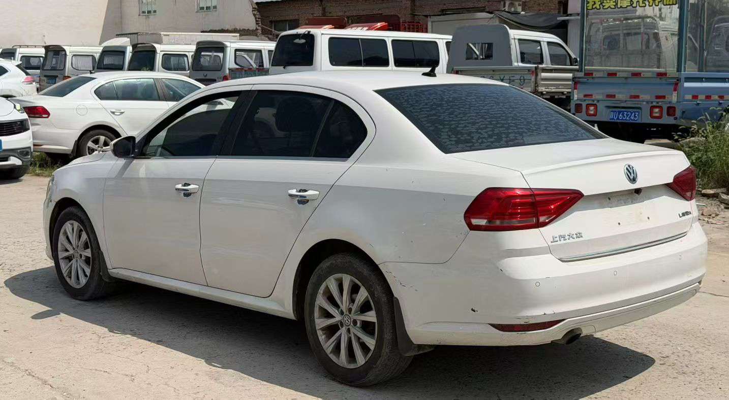 Volkswagen Lavida 1.6L Automatic Sunroof 6