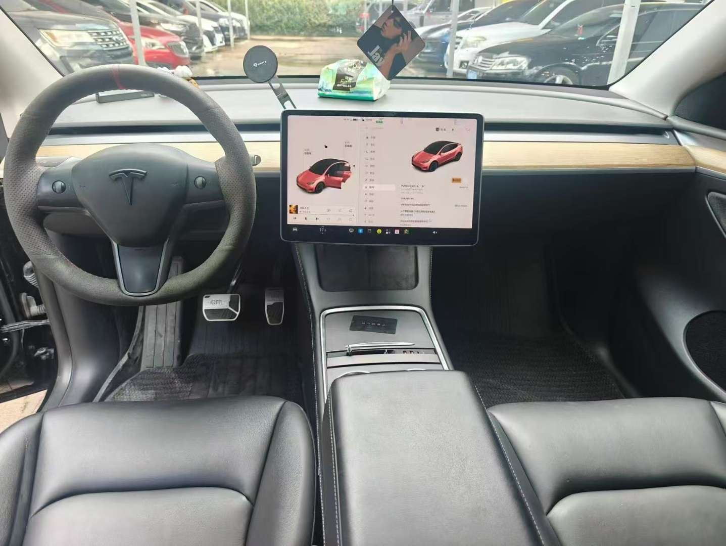 Tesla Model Y Long Range 5