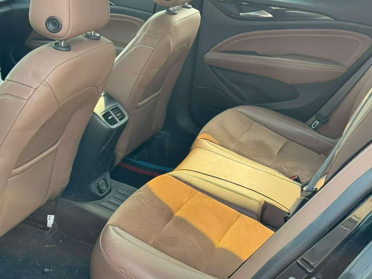 Buick Regal 2019 1.5T Automatic Sunroof 5