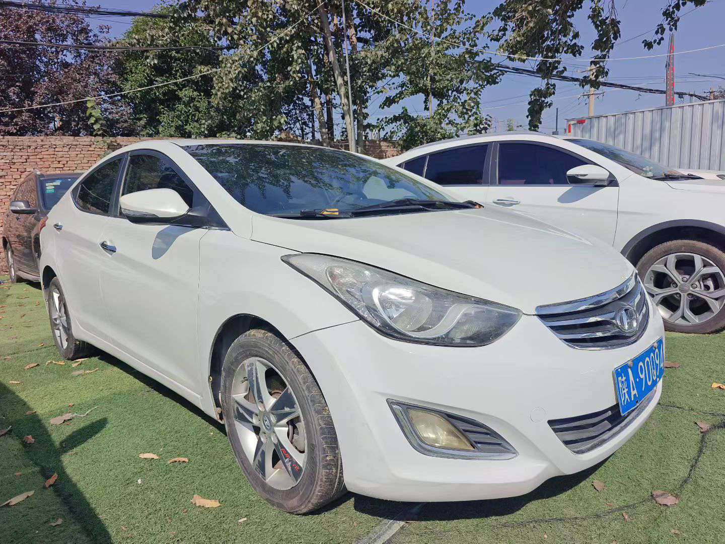 Hyundai Elantra 1.6L High Trim with Sunroof & Push Button Start 3