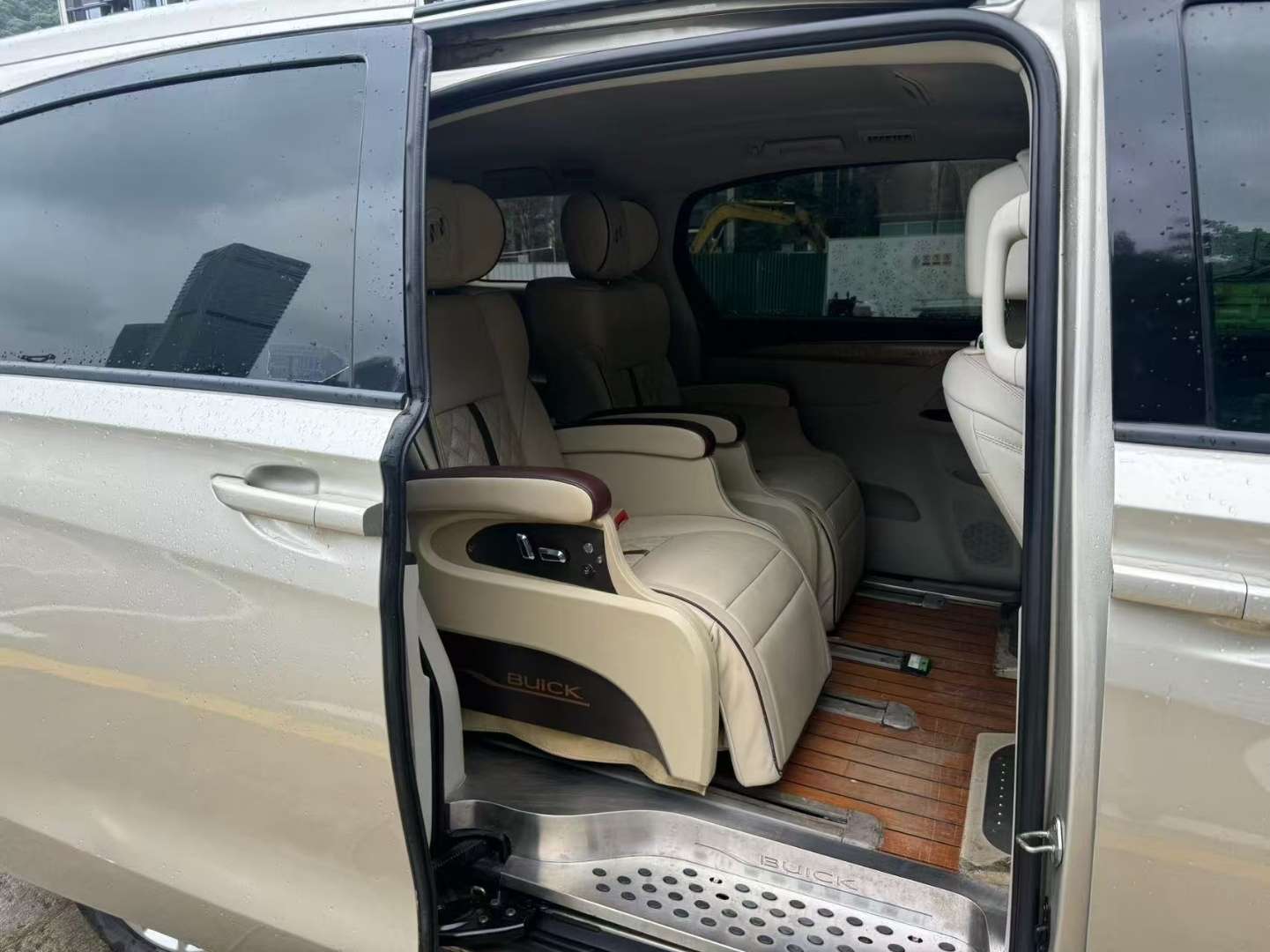 Buick GL8 2.0T ES28T Comfort 8