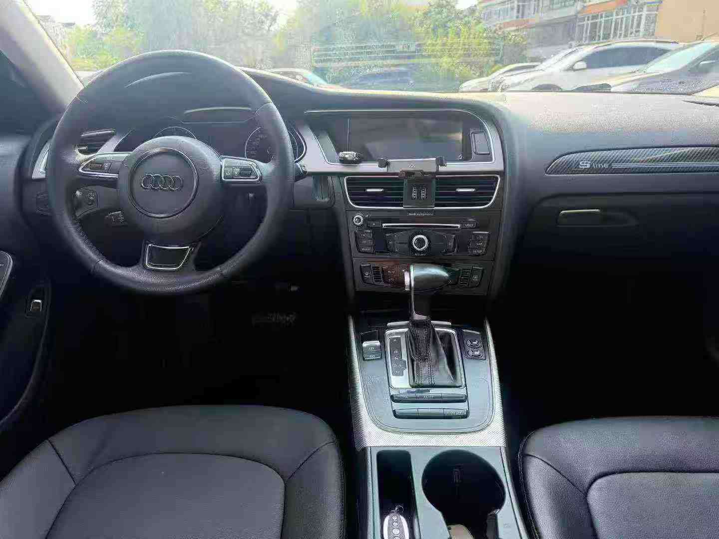 Audi A4L 2.0T Automatic Sunroof 6