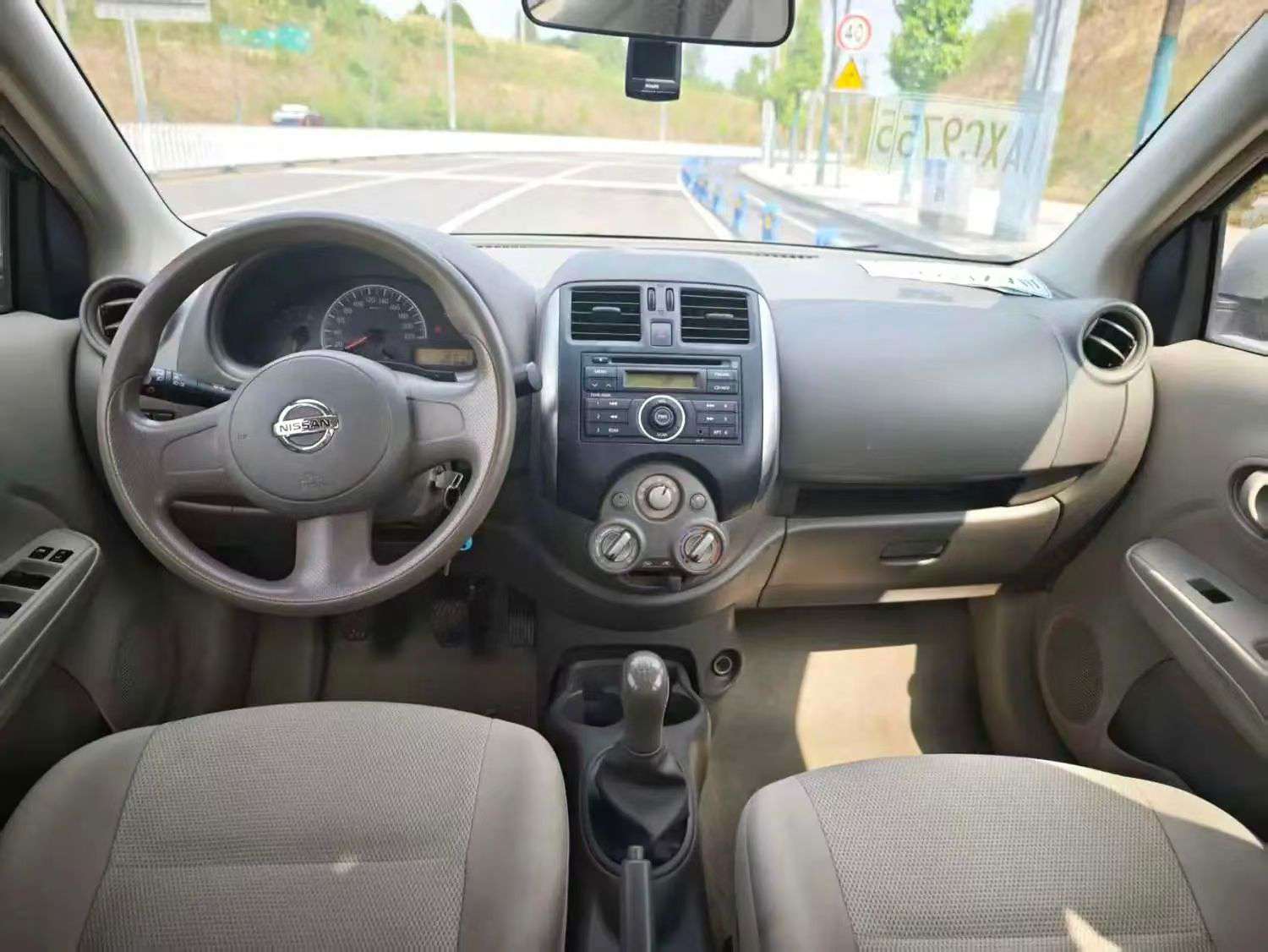 Nissan Sunny 2013 5